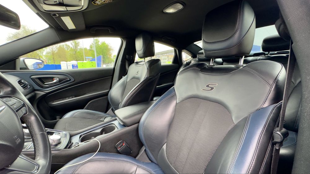 Продається Chrysler 200 2.4
