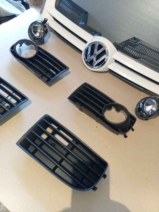 Решітки противотуманкі решетка VW Golf 5 хетчбек галогенка заглушка