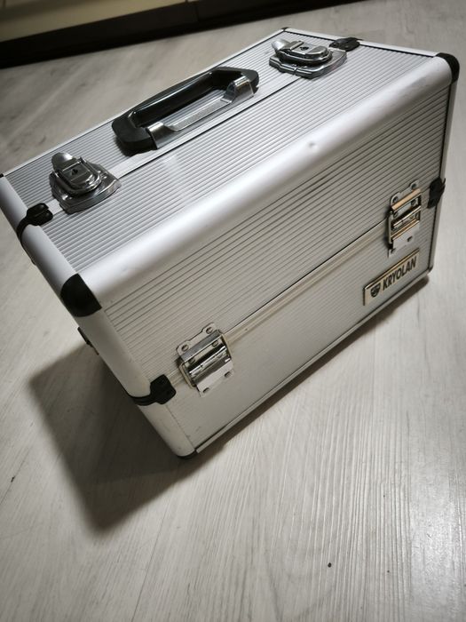 Kufer Wizażysty kyrolan 7808