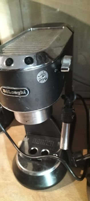 EKSPRES DeLonghi kolbowy