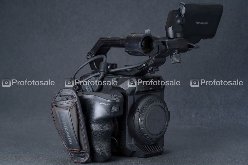 Відеокамера Panasonic AU-EVA1