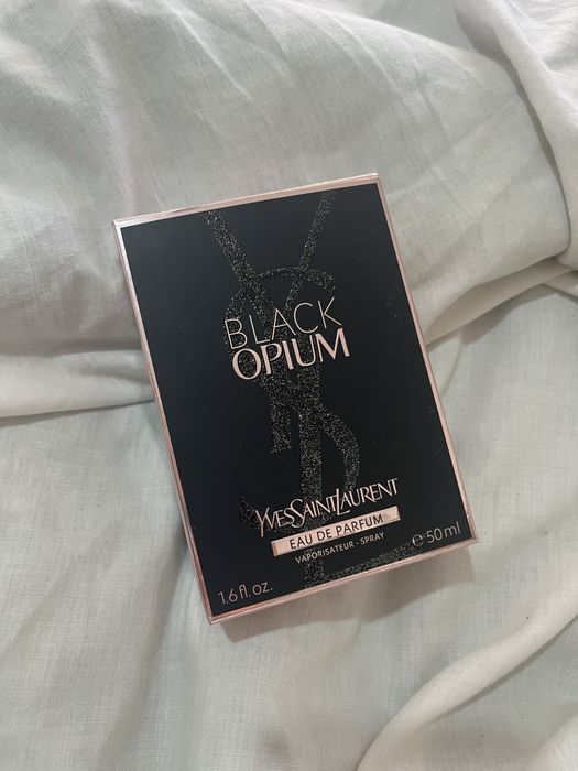 Perfume black Opium