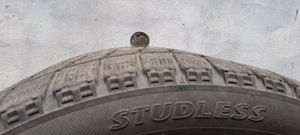 Продам гумму Bridgestone Blizzak VRX 225/50/17