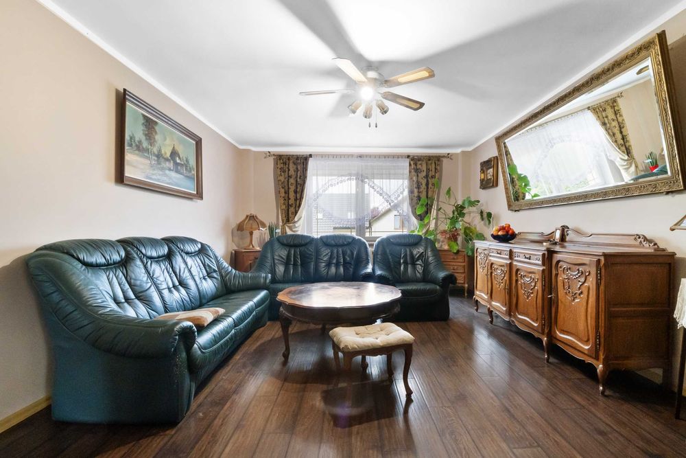 Dom jednorodzinny oraz budynki usługowy na sprzedaż Darłowo