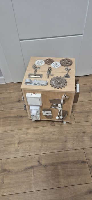 Drewniana kostka manipulacyjna