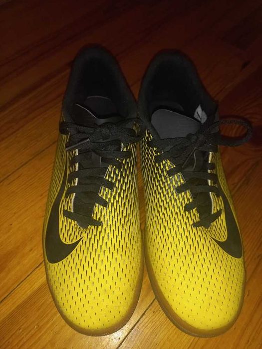 Футзалки, бампи на поліуретановій підошві  Nike 42 р.