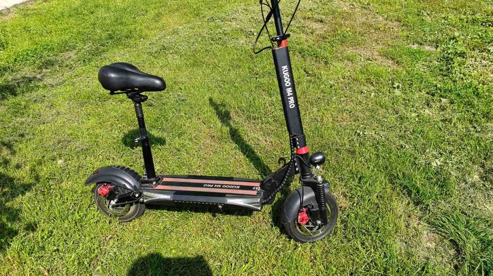 Продам электросамокат KUGOO M4 PRO