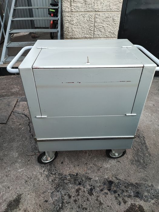 Візок металевий ( банківський) б/у