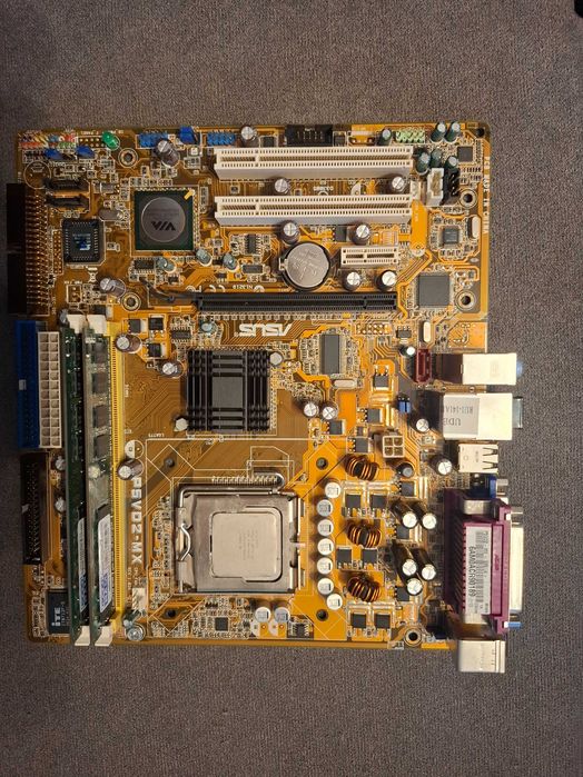 Płyta główna  Asus P5VD2-MX z procesorem i pamięcią Ram