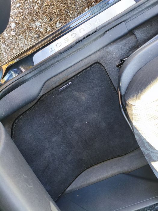 Peugeot 3008 1.6 HDi - Automático - Teto panorâmico - Impecável!