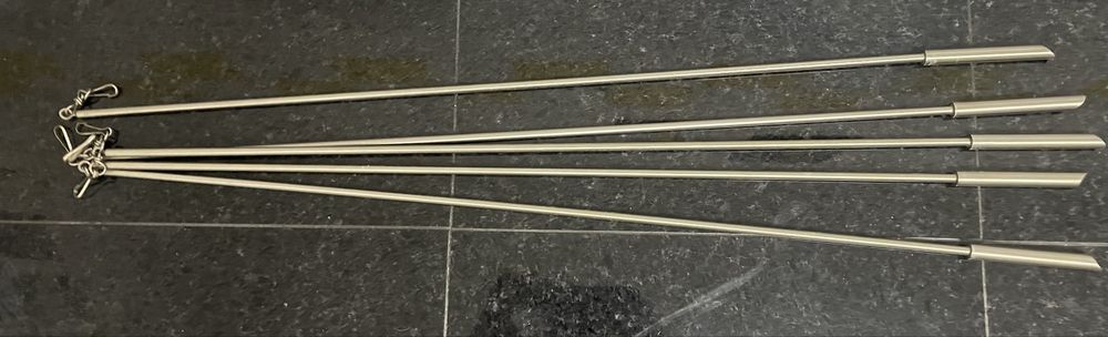 Vendo dois varoēs duplos, argolas, terminais, bengalas, cortinas,