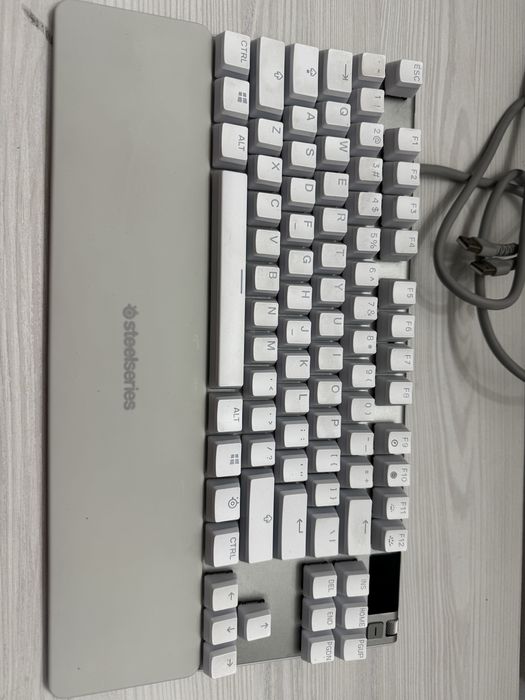 Steelseries Apex 7 tkl ghost