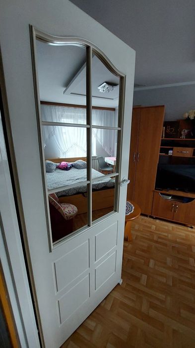 Drzwi 80 białe z lustrem