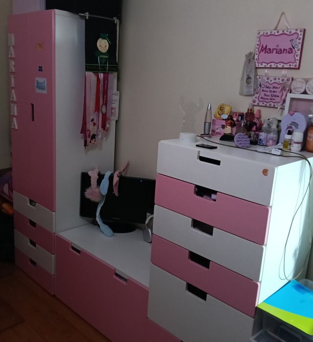 Conjunto armário com gavetas, cómoda  e banco com arrumação