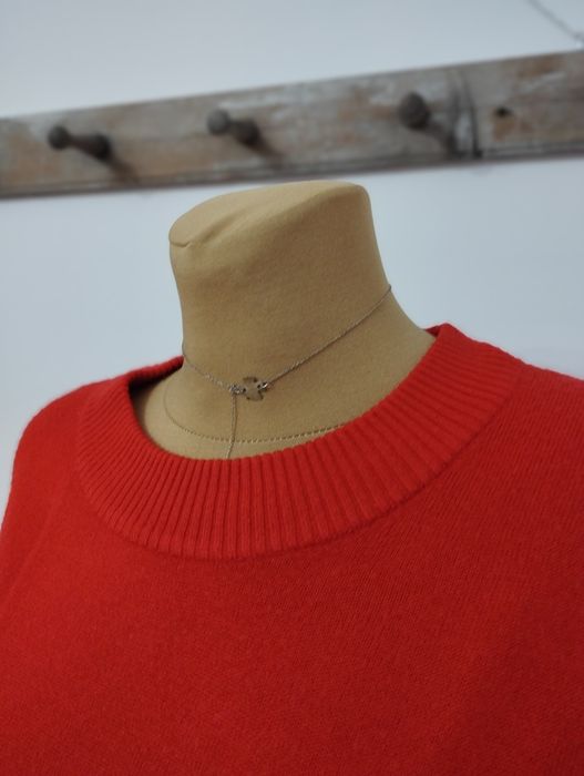 Czerwony sweter damski C&A L na święta i zimę