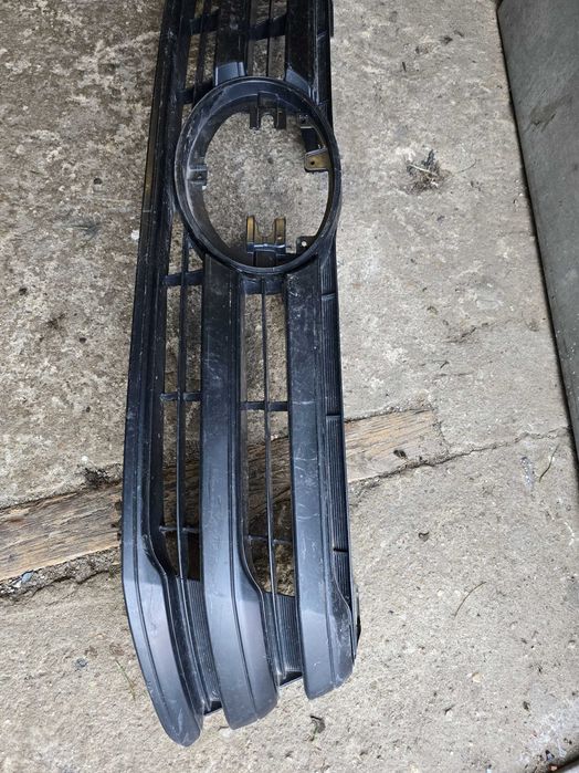 grill Toyota Hilux VIII 8 2015-