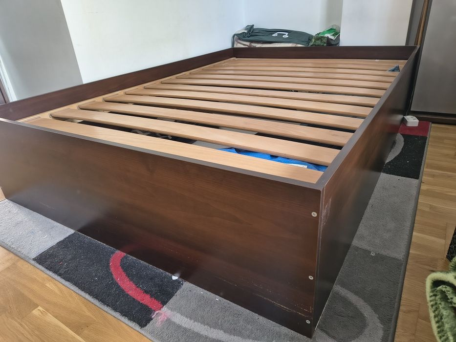 Rama łóżka 140x200 ze stelażem