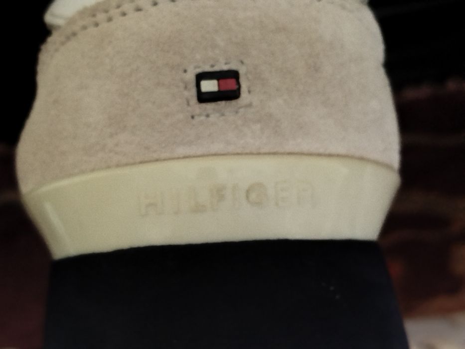Продам кросівки бренду Tommy Hilfiger