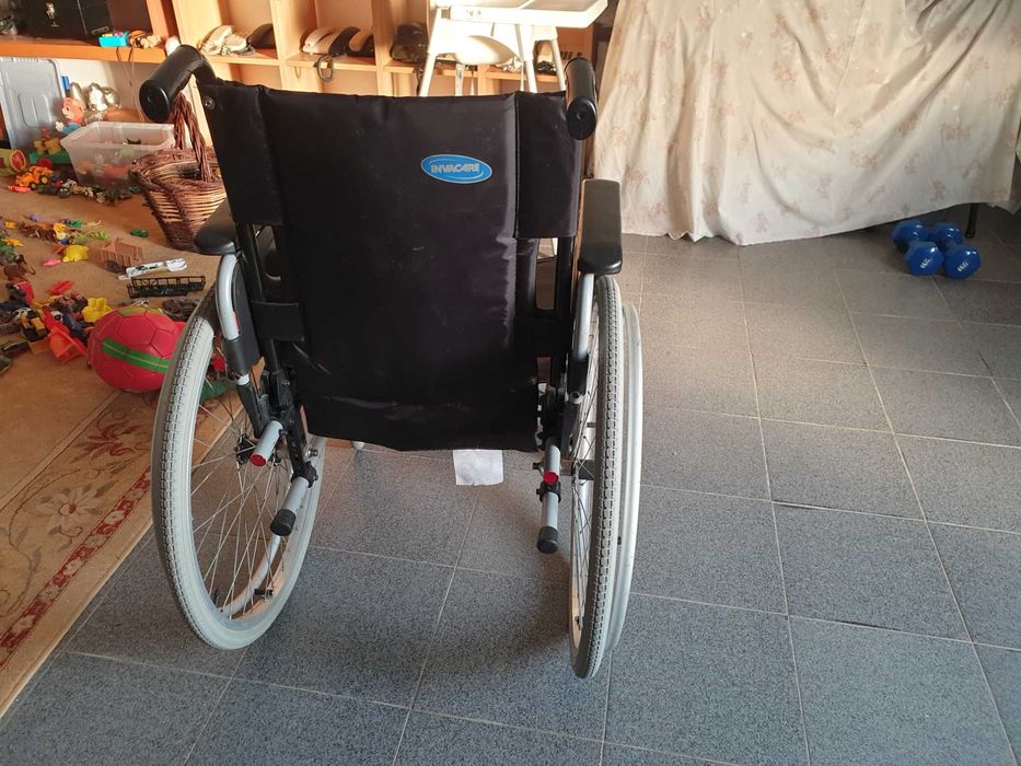 Cadeira de rodas Invacare Action 2 NG