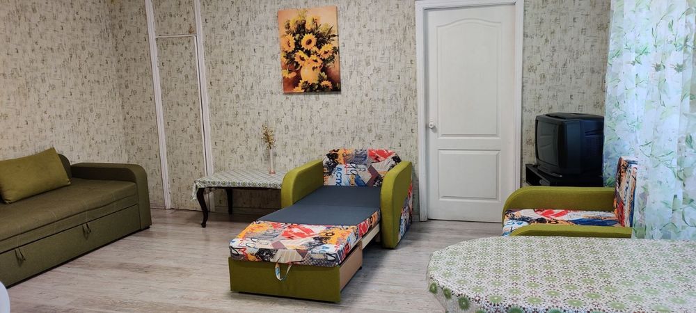 2-комнатная с хорошим ремонтом метро Дружбы Народов 100 м.