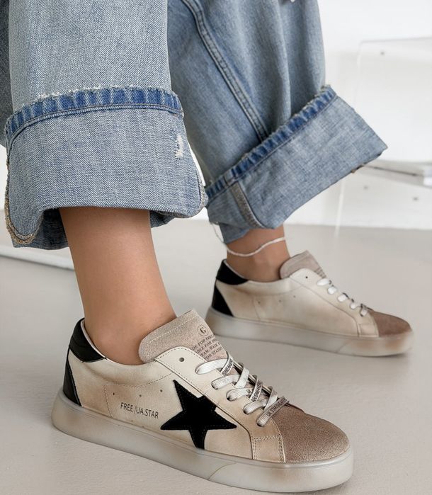 Женские кожаные кроссовки Golden Goose