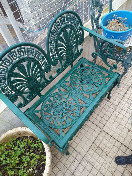 Mesas e cadeiras de jardim