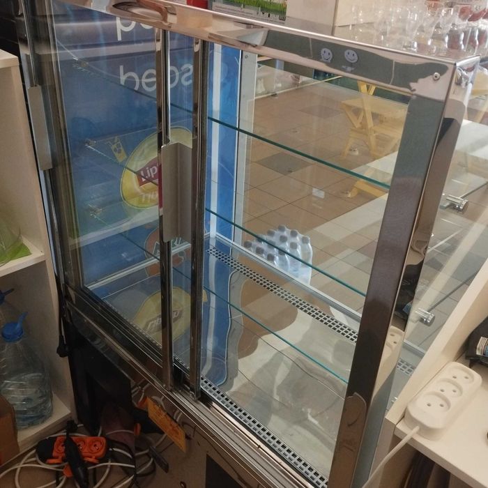 Кондитерська вітрина, б/у