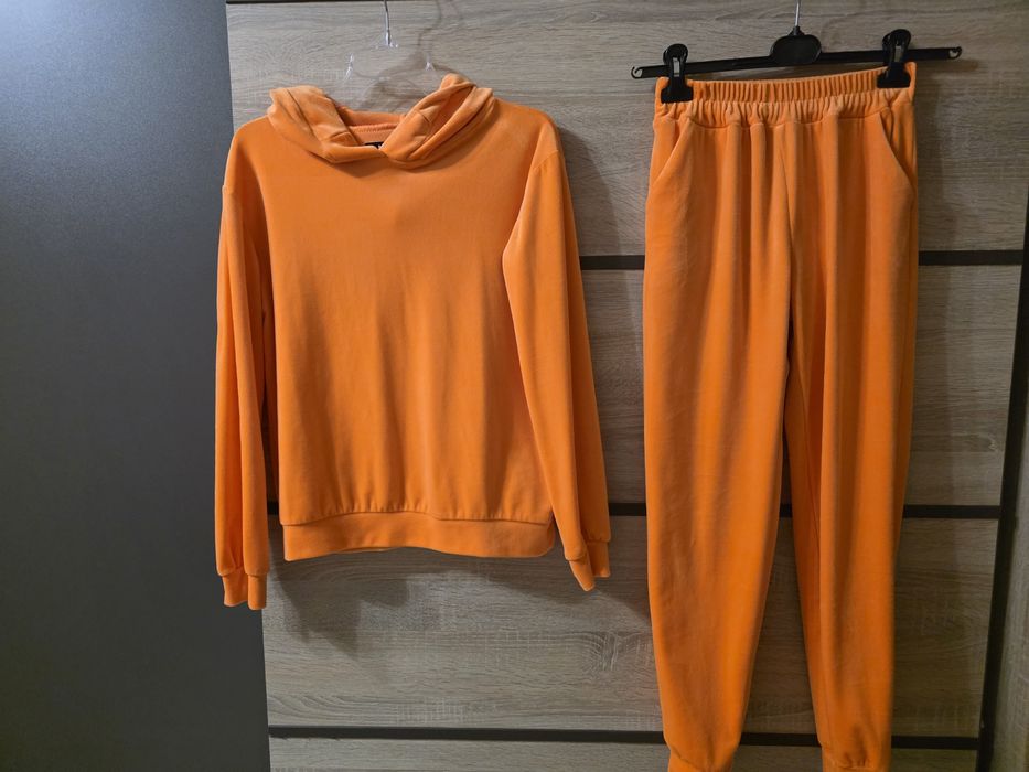 Komplet dresowy welurowy