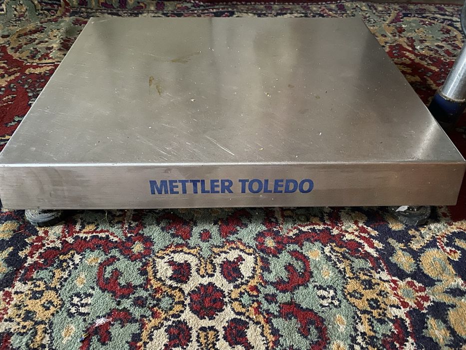 Продам ваги практично нові