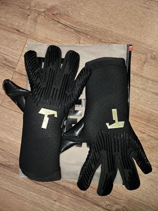 Rękawice bramkarskie T1TAN