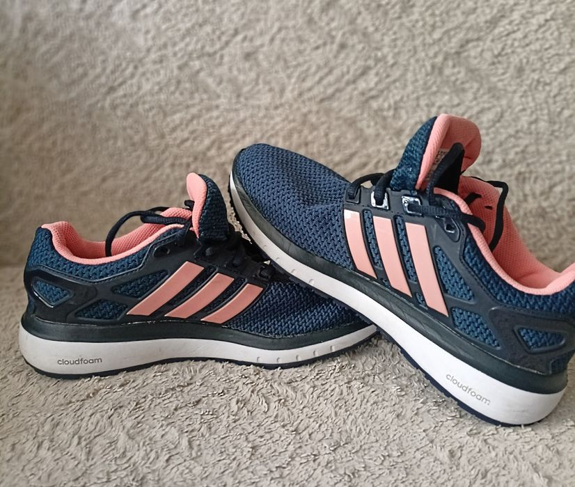 Sprzedam buty Adidas cloudfoam rozm39.