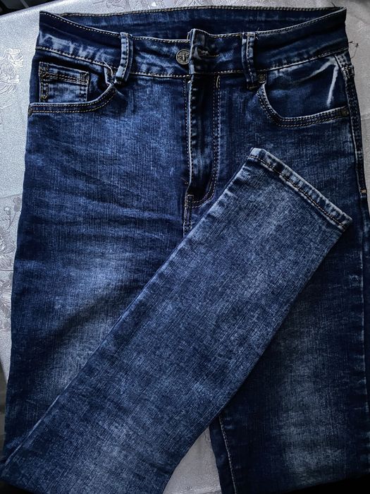 blue skinny jeans