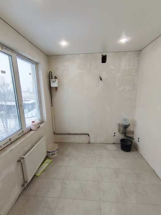 Простора 2 кімнатна квартира з ремонтом район Д