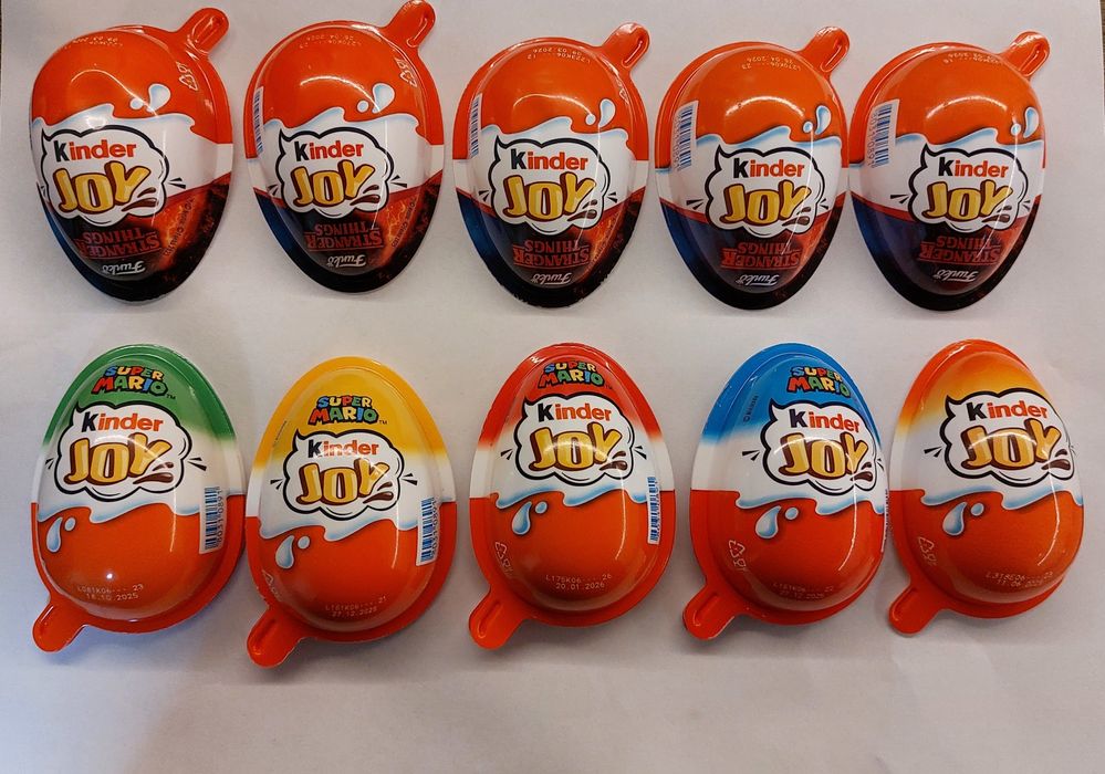 Kinder іграшки різні, новорічні серії 2024,2023