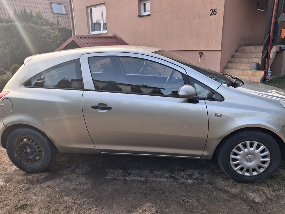Opel corsa D 1.2 2009