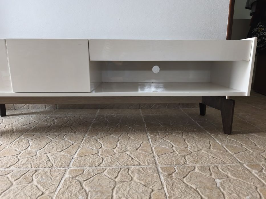Móvel de sala branco