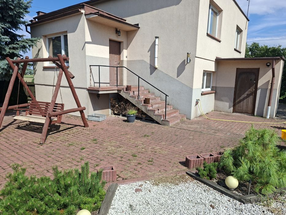 Dom piętrowy 190m². Mamlicz, gm. Barcin. Garaż 70m² na 3 auta. Warsztat 80m²