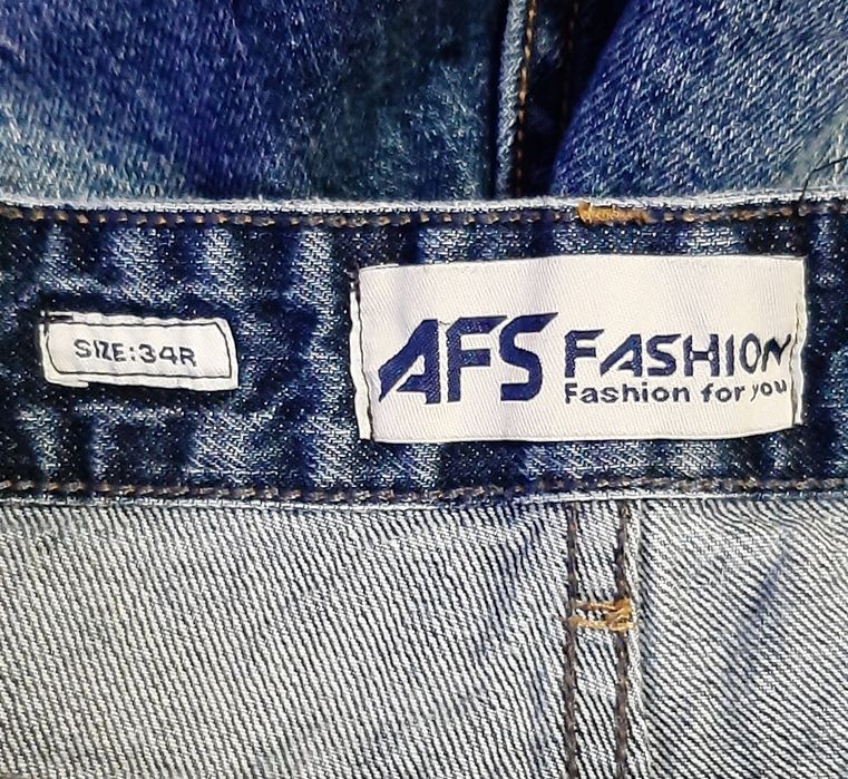 Бомбезні чоловічі джинси .