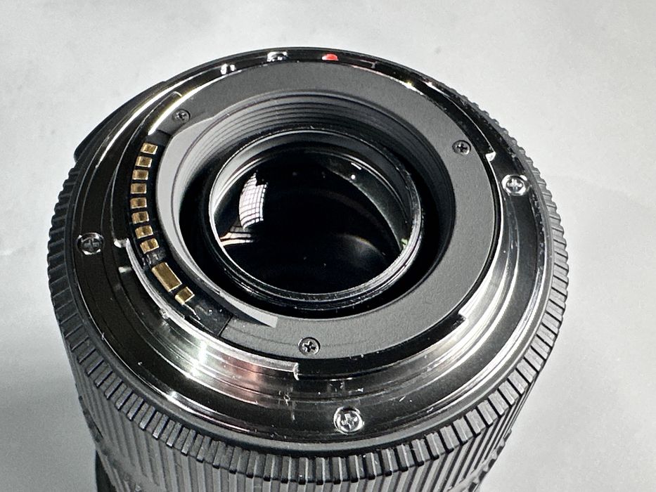 Sigma 17-50mm f/2.8 EX DC OS Canon