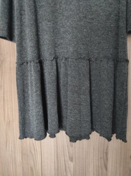 Sukienka grafitowa Reserved