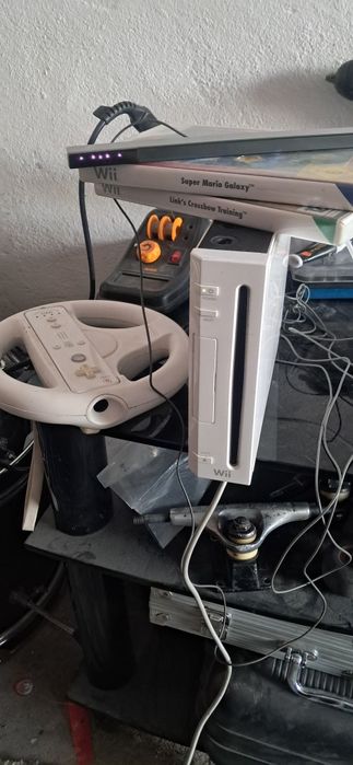 Nintendo Wii plus gry i kierownica Mario Kart