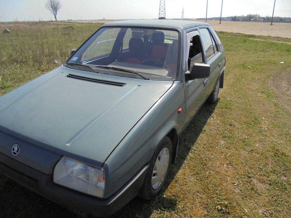 Skoda Favorit 1.3 benzyna przeznaczony na części