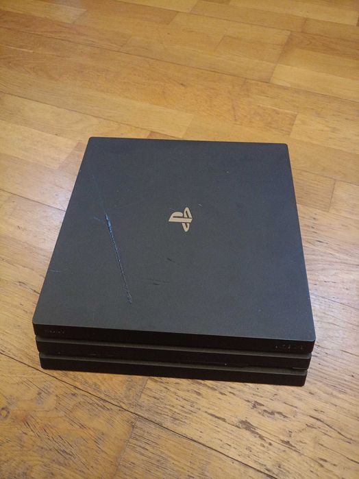 PlayStation 4 PRO zestaw