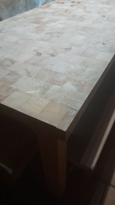 Mesa jantar em criptoméria