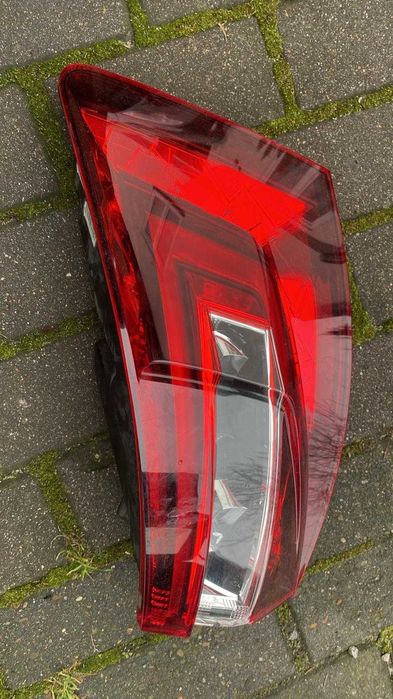 Lampa tył prawy LED Skoda Superb III kombi Lift