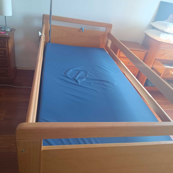 Cama articulada como nova