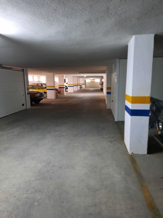 Estacionamento para mota ou carro, em Setúbal