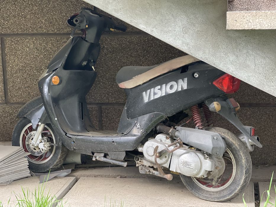 Скутер Vision б/у