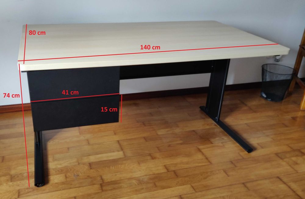 Secretária em muito bom estado