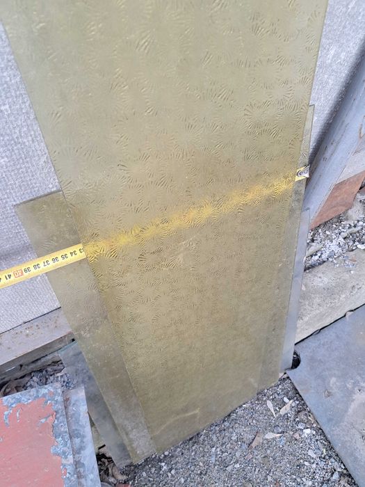 Отдам даром стекло